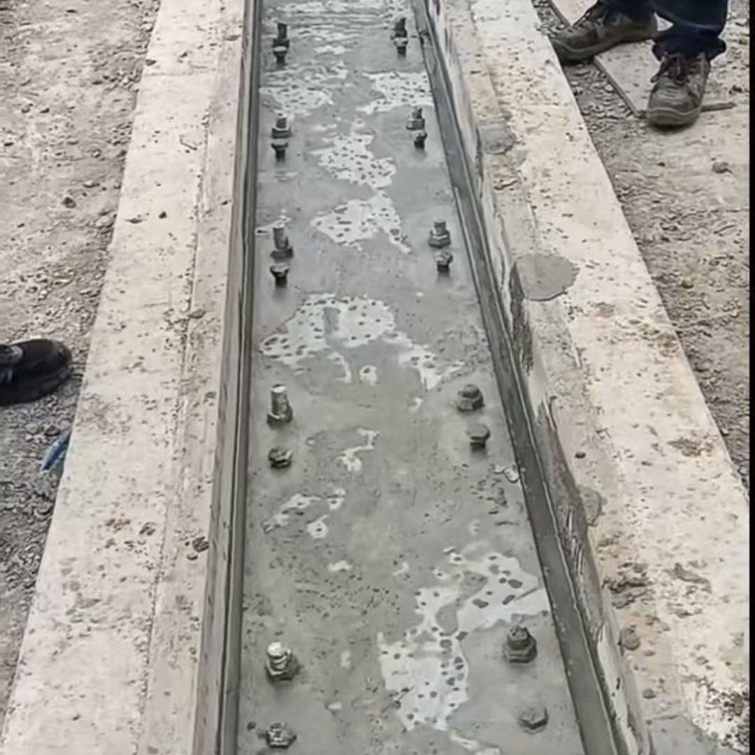 进贤港口码头起重机龙门吊重型机械设备稳固用早强快凝轨道胶泥